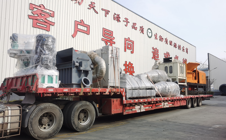 由于山東顆粒機(jī)質(zhì)量與價(jià)格并存，在市場(chǎng)的所占比例越來越大，越來越多的客戶選擇與山東顆粒機(jī)廠家合作，購(gòu)買鋸末顆粒機(jī)、破碎機(jī)、粉碎機(jī)等設(shè)備。